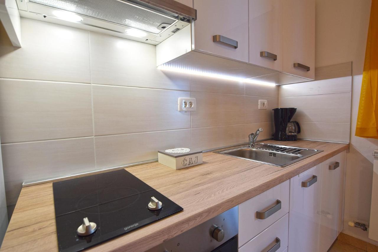 Apartments Bor Медулин Экстерьер фото
