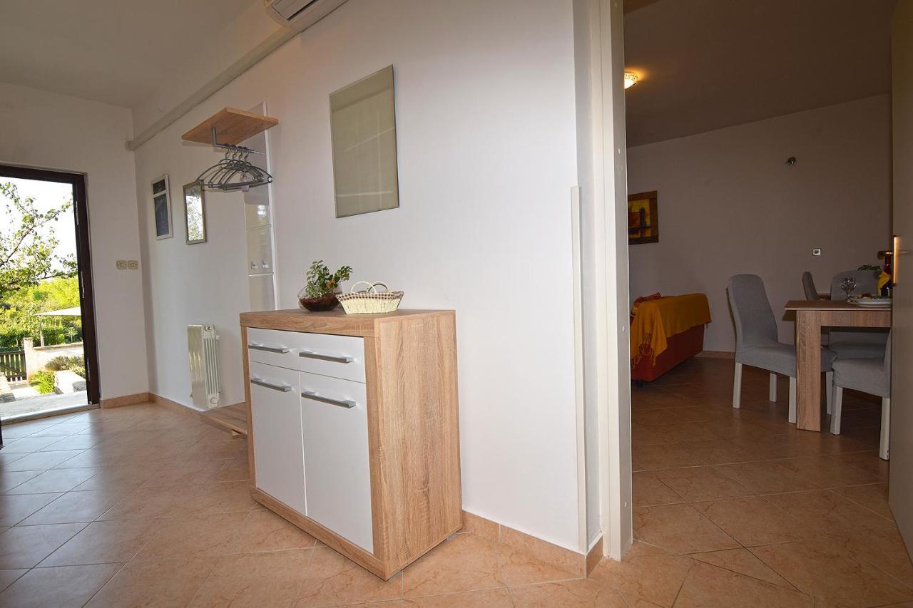 Apartments Bor Медулин Экстерьер фото