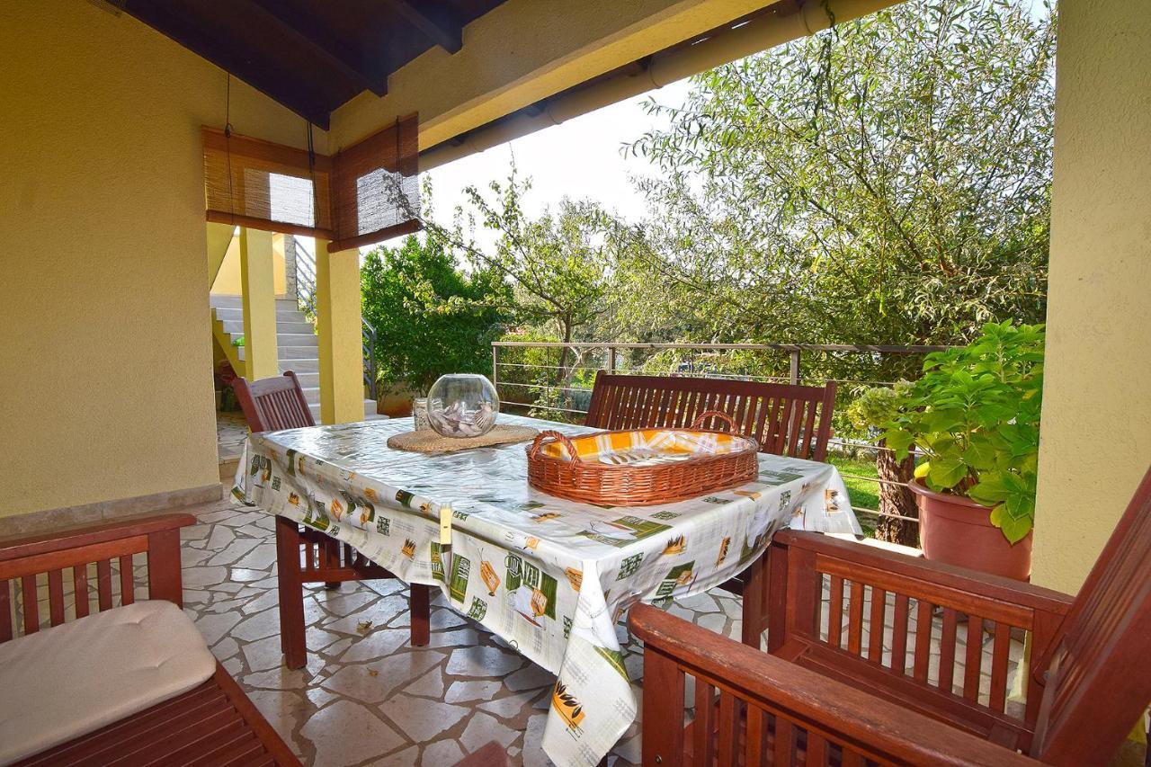 Apartments Bor Медулин Экстерьер фото