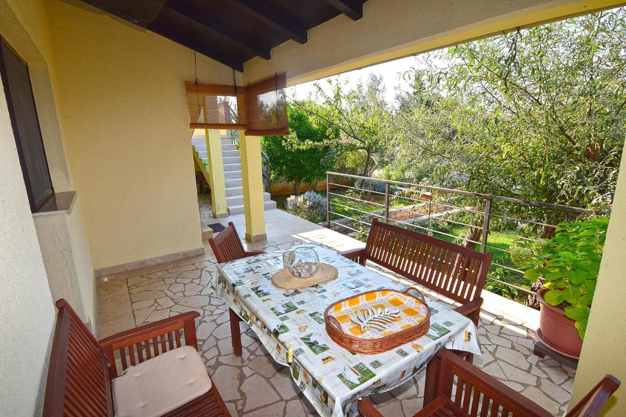 Apartments Bor Медулин Экстерьер фото